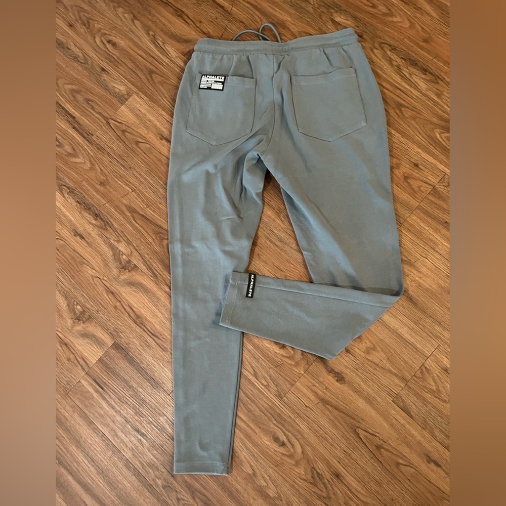 Alphalete joggers Sz large